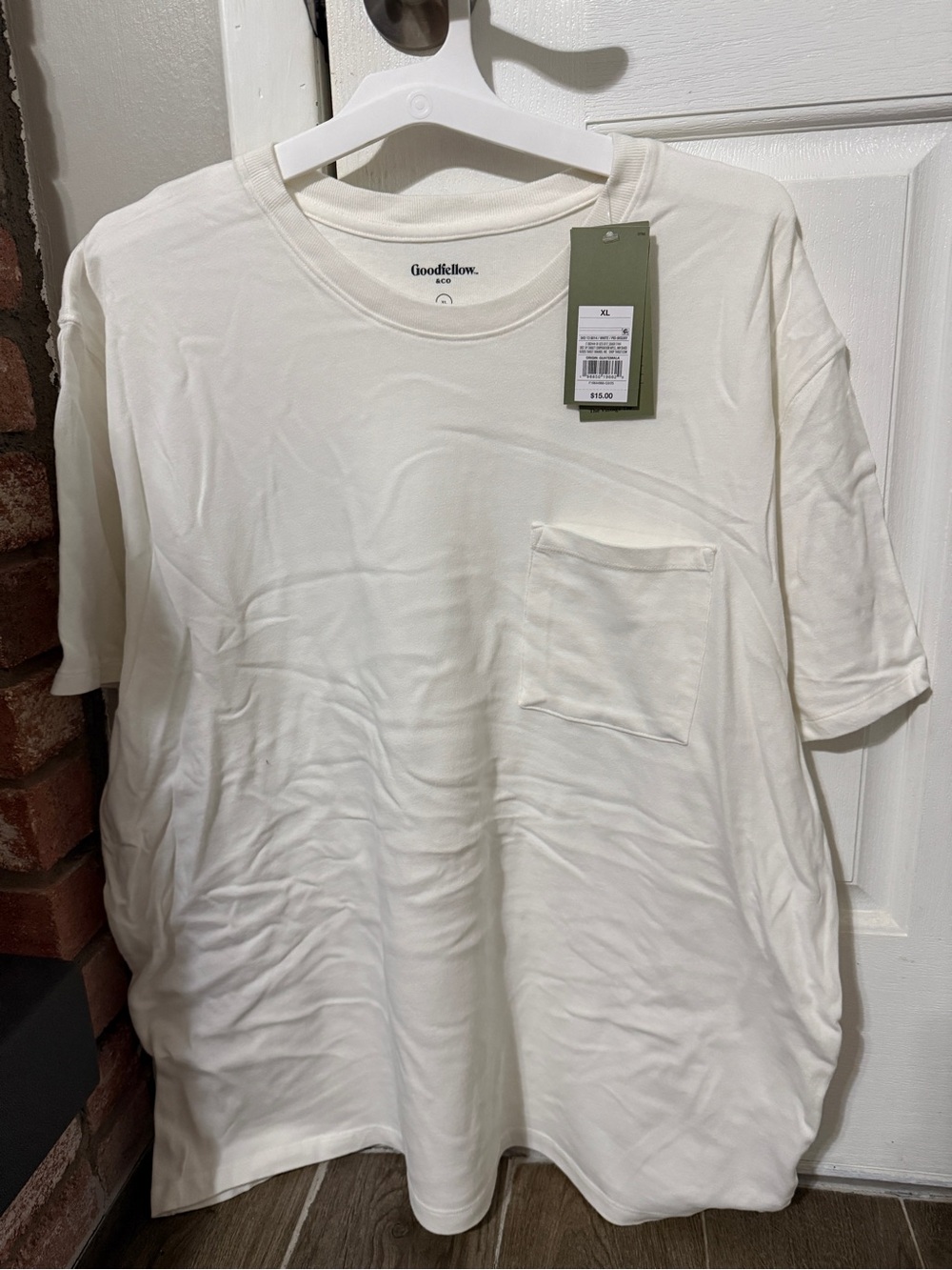 Goodfellow & Co White/Cream Tee with Olive Green Tag